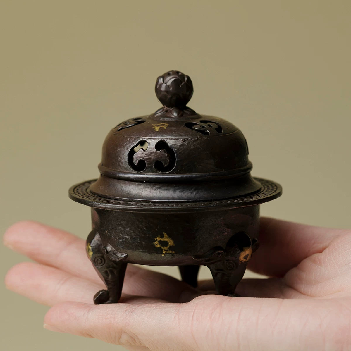 Elephant-Foot Tripod Incense Burner – Creative Ceramic Censer & Base, Holder